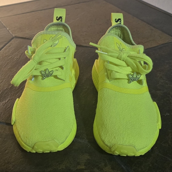 ADIDAS NMD R1 ☆ Solar Yellow ☆ Size 7.5 US Womens ☆ EUC ☆ GW7691 - Picture 4 of 9